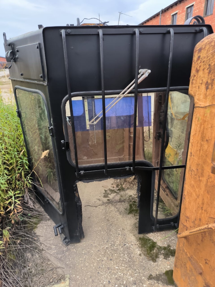 Кабина трубоукладчик Komatsu D355C в сборе с печками